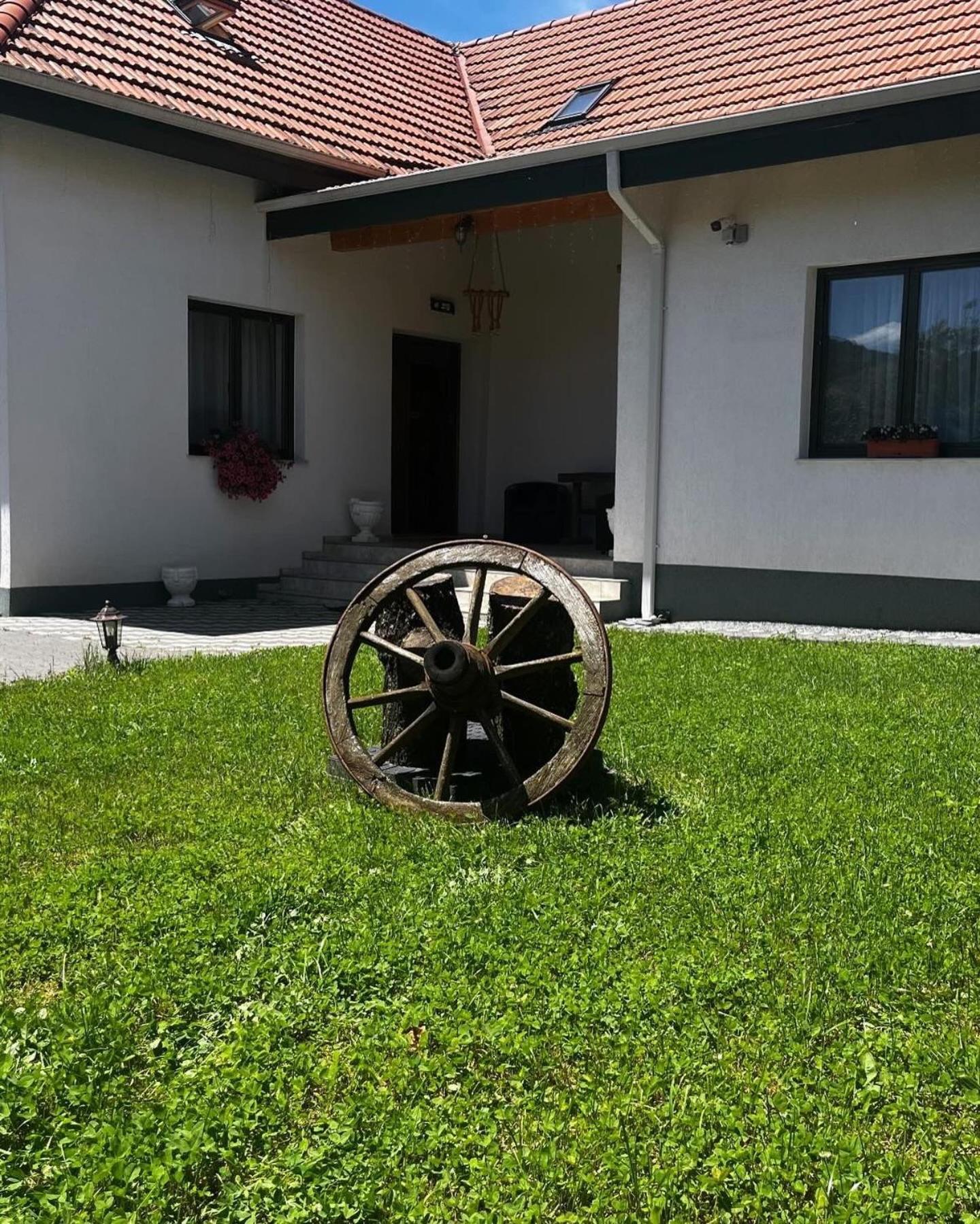 Hotel Domeniul Bondarelului Ocolisu Mic Exteriér fotografie