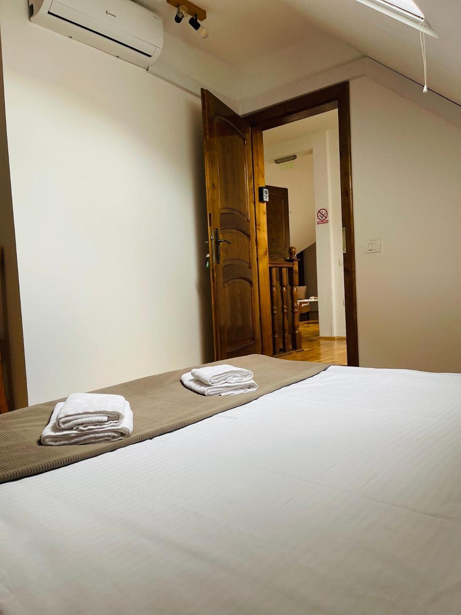 Hotel Domeniul Bondarelului Ocolisu Mic Exteriér fotografie